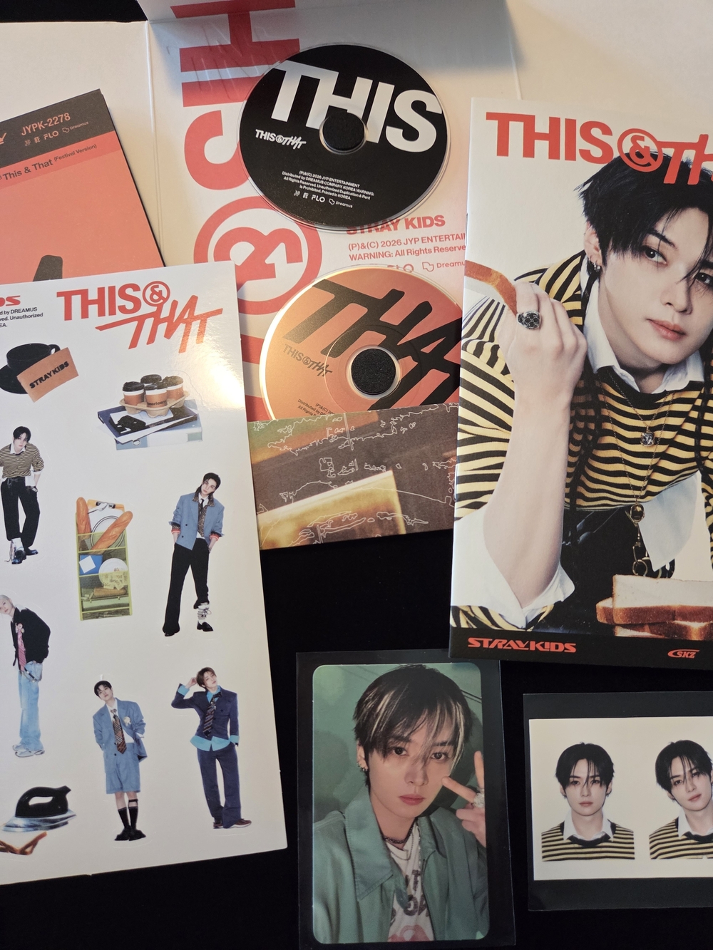Stray Kids - THIS & THAT 🧡 Lee Know Bias (&Version)